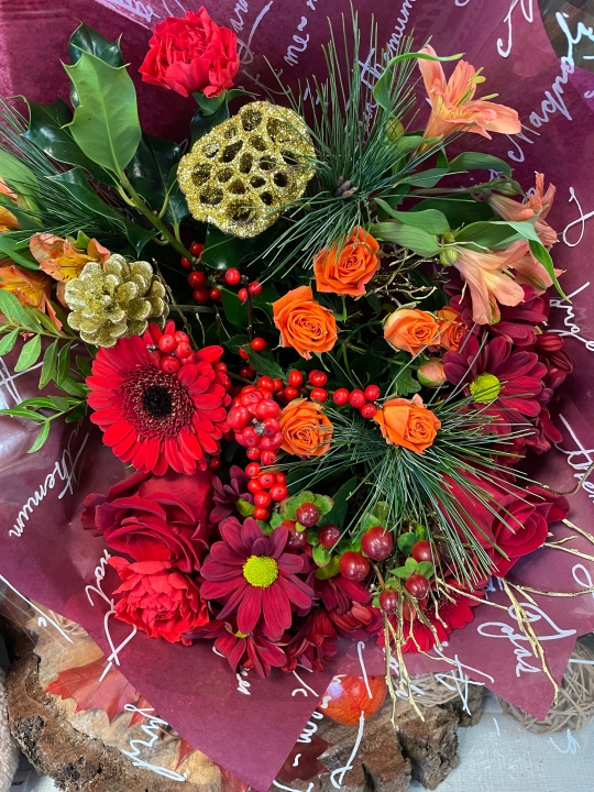 Festive florist choice hand tie